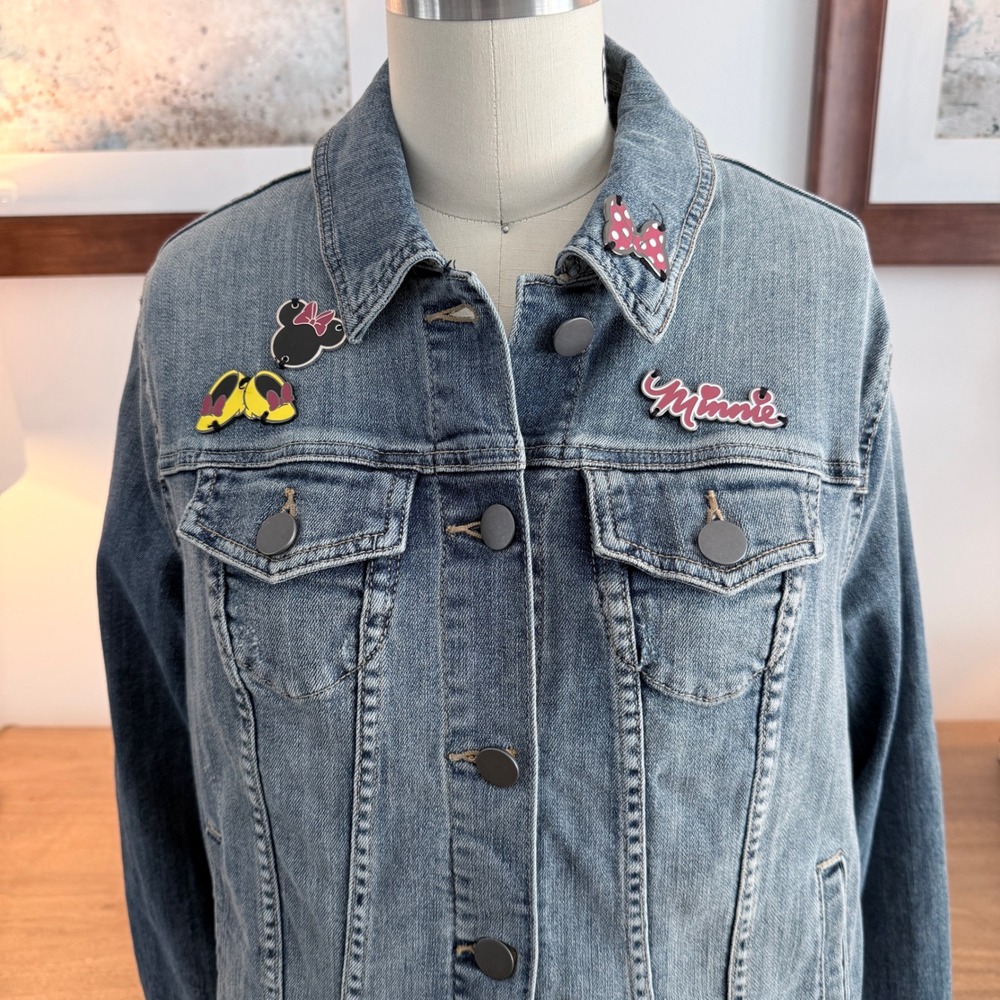 Disney Minnie Mouse Denim Jacket  Wash Blue Trucker with Patches NWT size 00